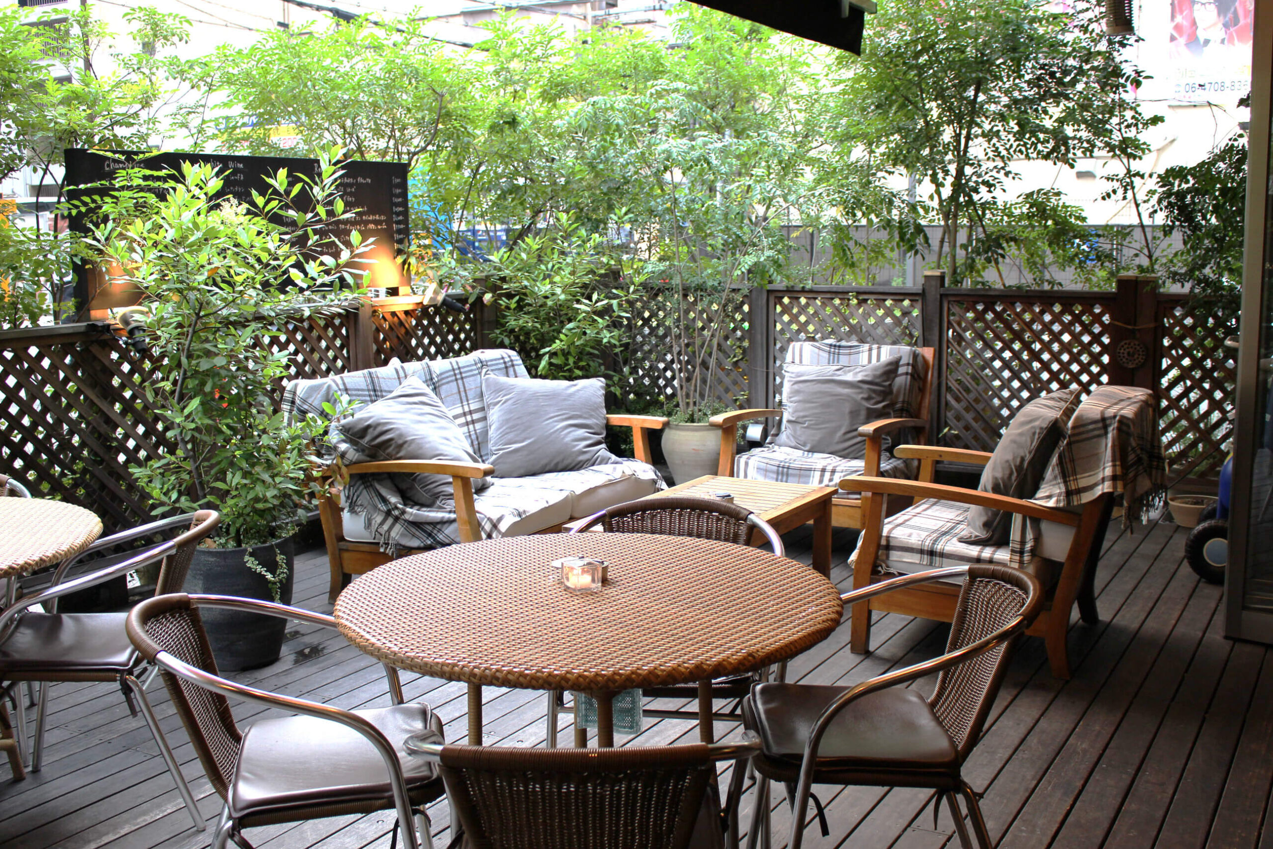 the inside of a restaurant